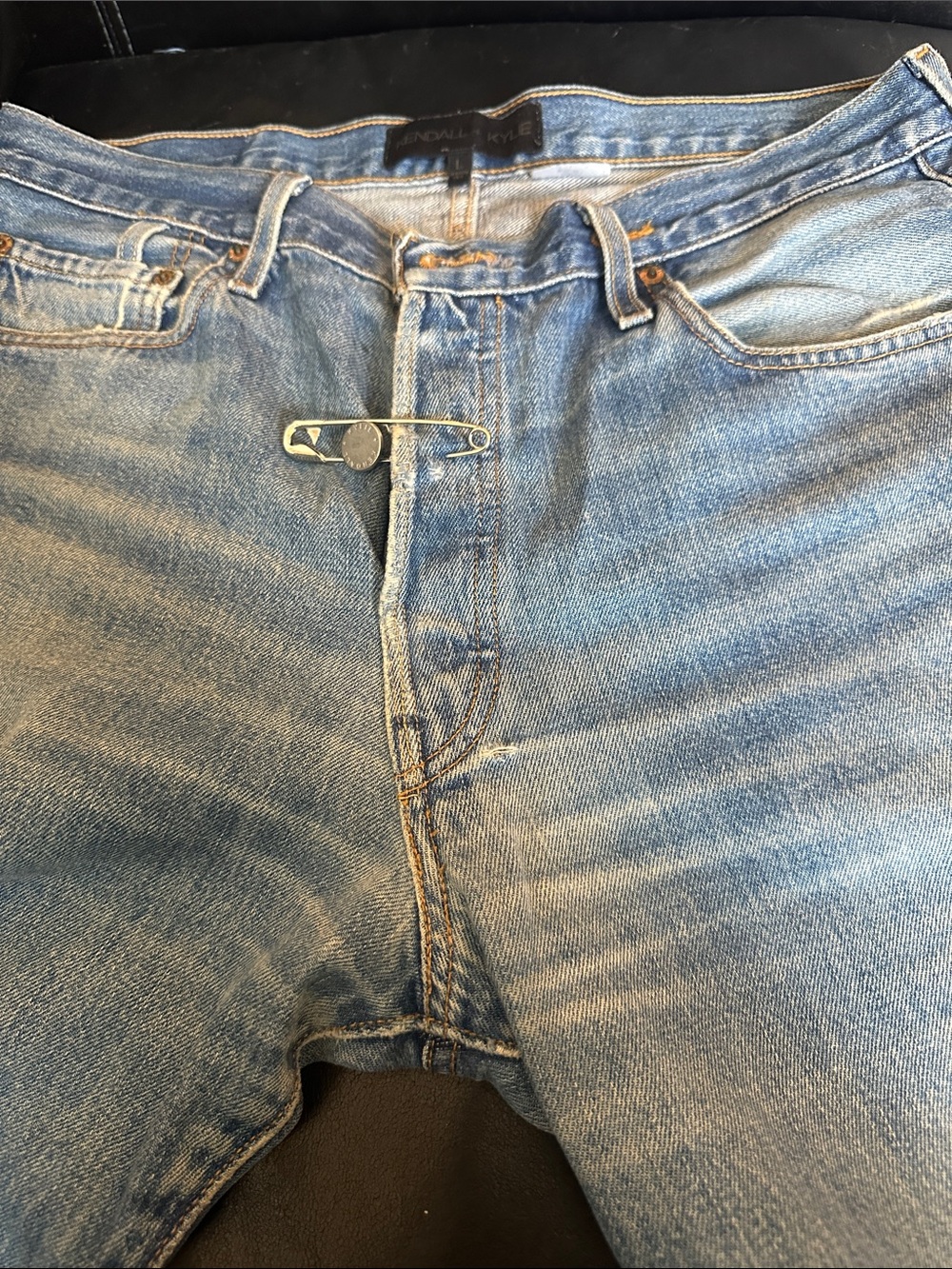 Kendall & Kyle original Levi’s boyfriend jeans